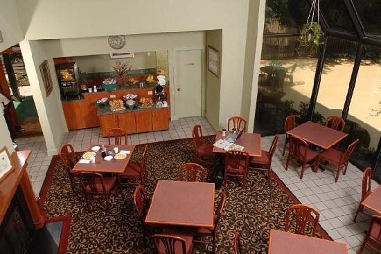 Huntsville Hotel & Suites Restoran gambar